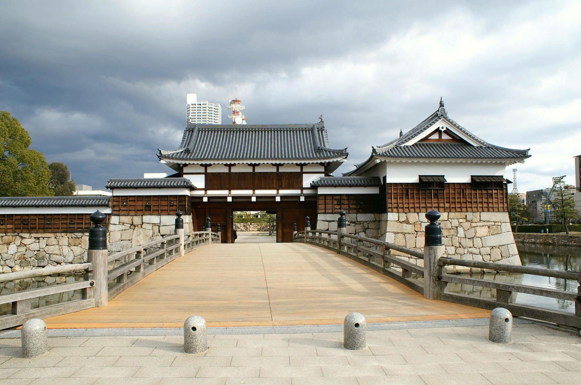 Capsule And Sauna New Japan Ex Hiroshima Extérieur photo